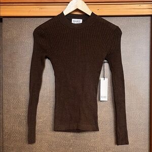 Slim Ribbed Long-Sleeve Top in Dark Brown